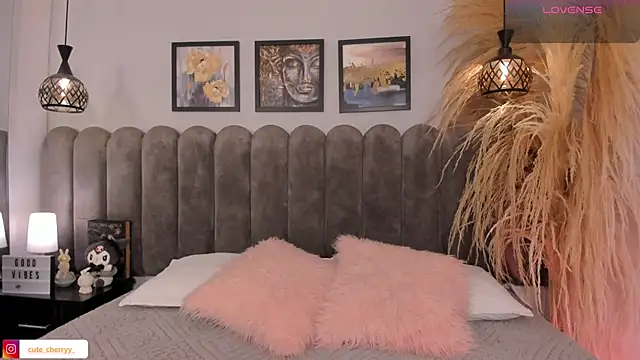 cute  cherry  online show from 03/31/26, 08:33