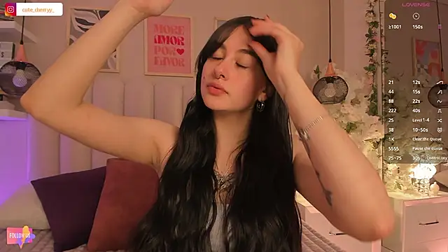 cute  cherry  online show from 11/19/25, 08:53