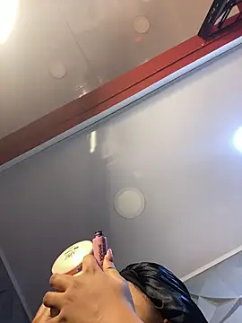 Aluna sweet online show from 10/17/25, 07:15