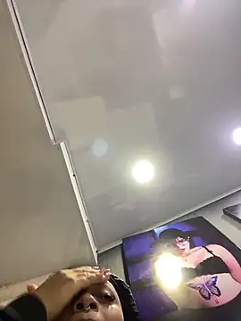 Aluna sweet online show from 10/15/25, 06:49