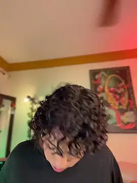 ZahaRoseee online show from 04/25/26, 06:05