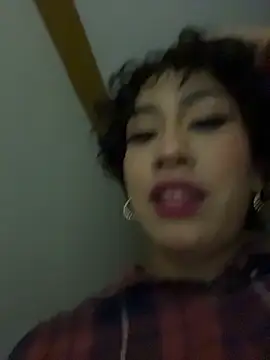 ZahaRoseee online show from 05/06/26, 04:05