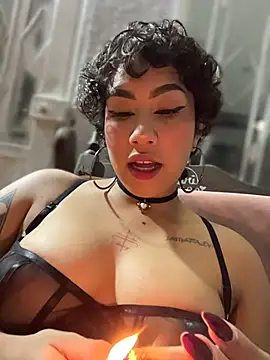 ZahaRoseee online show from 02/28/26, 12:21