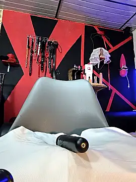 mal x online show from 09/30/25, 02:01