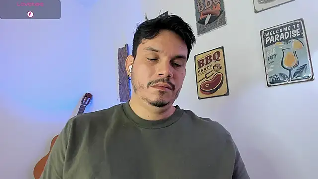 Snapshot of alejandro_stark chatting on 02/24/26, 11:44 alejandro stark online show from 02/24/26, 11:44