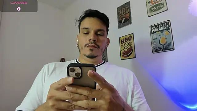 Snapshot of alejandro_stark chatting on 01/15/26, 08:51 alejandro stark online show from 01/15/26, 08:51