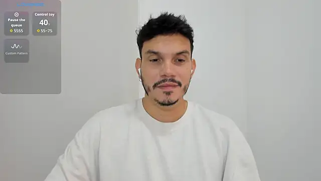 Snapshot of alejandro_stark chatting on 10/08/25, 06:30 alejandro stark online show from 10/08/25, 06:30