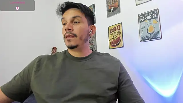 Snapshot of alejandro_stark chatting on 01/17/26, 04:27 alejandro stark online show from 01/17/26, 04:27