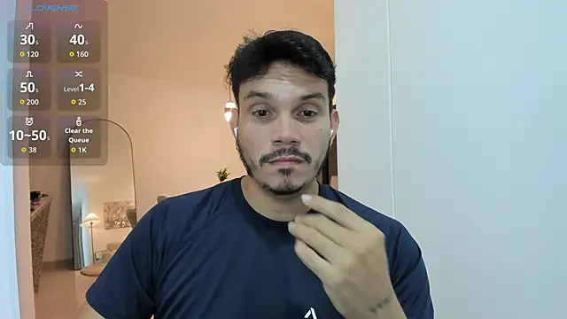Snapshot of alejandro_stark chatting on 10/18/25, 02:46 alejandro stark online show from 10/18/25, 02:46