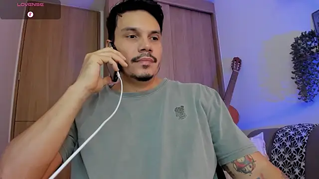 Snapshot of alejandro_stark chatting on 07/08/26, 05:24 alejandro stark online show from 07/08/26, 05:24