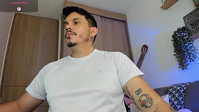 Snapshot of alejandro_stark chatting on 06/19/26, 07:52 alejandro stark online show from 06/19/26, 07:52
