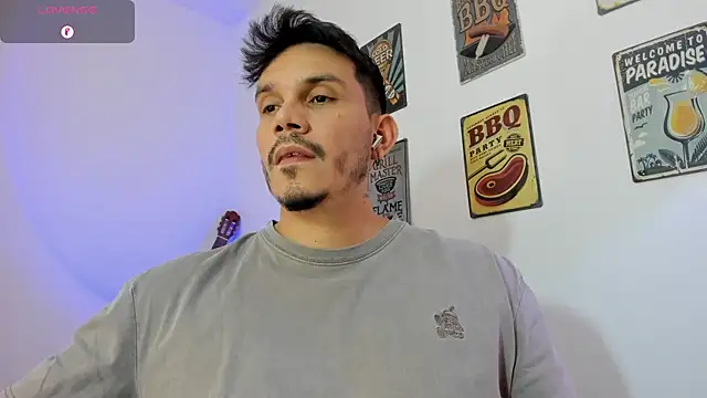 Snapshot of alejandro_stark chatting on 02/05/26, 02:51 alejandro stark online show from 02/05/26, 02:51