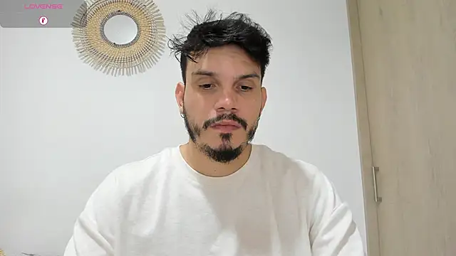 Snapshot of alejandro_stark chatting on 12/25/24, 12:05 alejandro stark online show from 12/25/24, 12:05