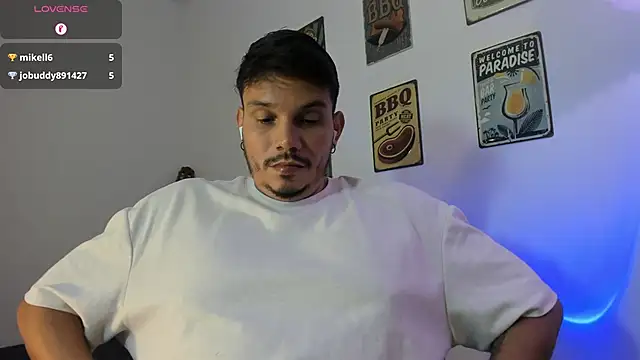 Snapshot of alejandro_stark chatting on 01/15/26, 08:56 alejandro stark online show from 01/15/26, 08:56