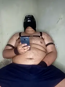 Snapshot of Kidding_Road chatting on 10/05/25, 04:25 Kidding Road online show from 10/05/25, 04:25