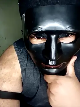 Snapshot of Kidding_Road chatting on 11/17/25, 03:32 Kidding Road online show from 11/17/25, 03:32