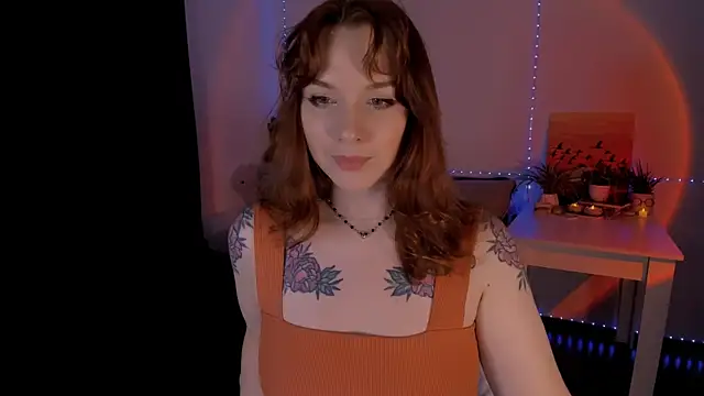 Snapshot of mia_x_love chatting on 12/15/24, 06:48 mia x love online show from 12/15/24, 06:48