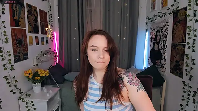 mia x love online show from 10/26/25, 08:48