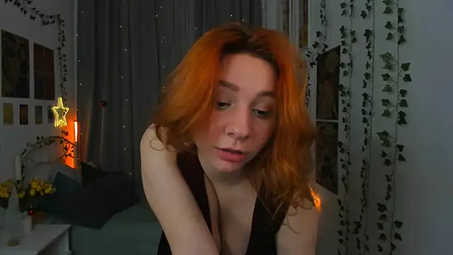 Snapshot of melissa_adamss chatting on 12/27/24, 02:43 melissa adamss online show from 12/27/24, 02:43