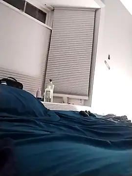 LiverandBrat77 online show from 02/10/25, 07:04