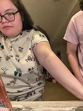 LiverandBrat77 online show from 04/11/26, 11:30