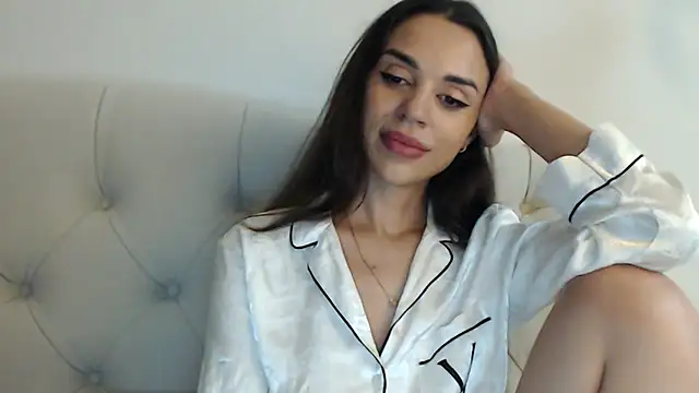 Mika Gold online show from 10/13/25, 10:21