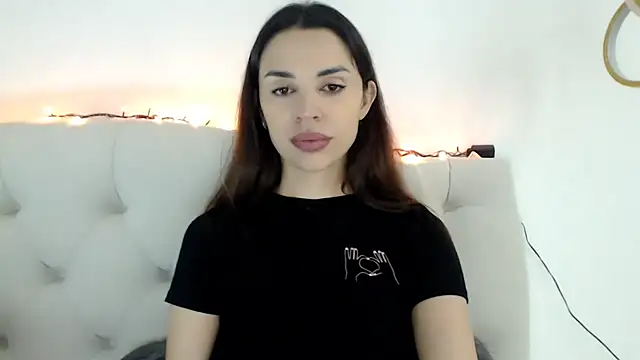 Mika Gold online show from 12/15/25, 12:22