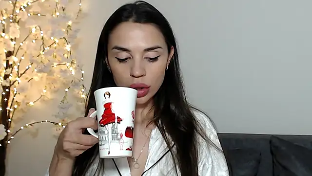 Mika Gold online show from 10/16/25, 05:10