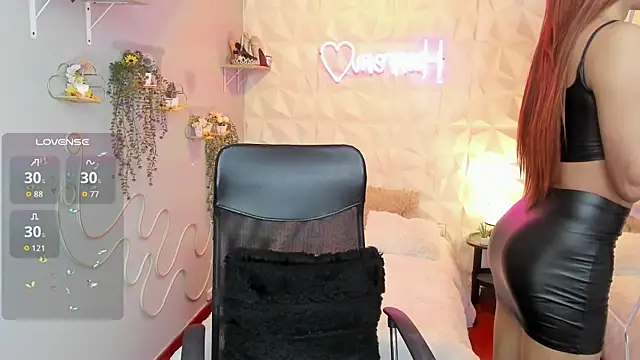 hurrencam online show from 11/10/25, 12:54