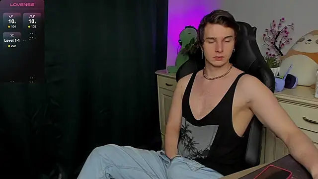 Vincent Strong online show from 10/25/25, 08:35