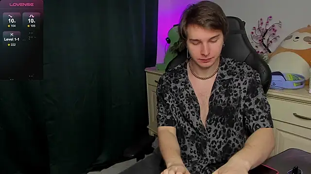 Vincent Strong online show from 10/26/25, 08:48