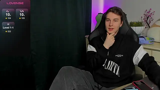 Vincent Strong online show from 09/29/25, 12:55