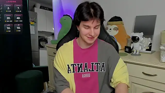 Vincent Strong online show from 04/10/26, 01:18