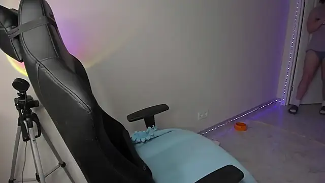 Vincent Strong online show from 02/17/25, 07:47