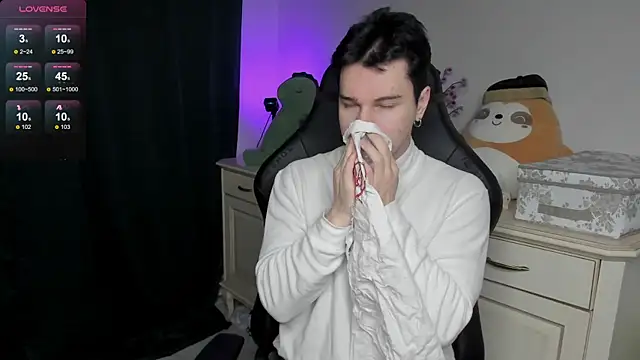 Vincent Strong online show from 12/14/25, 01:34