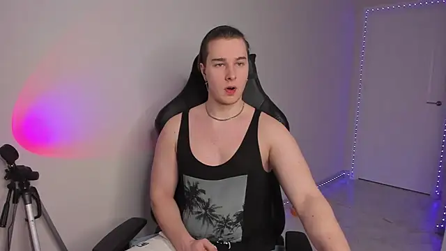 Vincent Strong online show from 02/10/25, 07:47