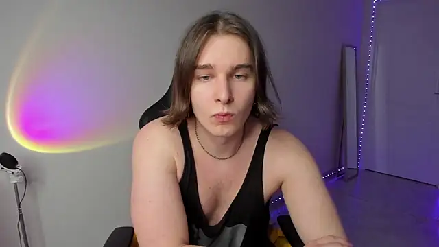 Vincent Strong online show from 03/19/25, 04:34