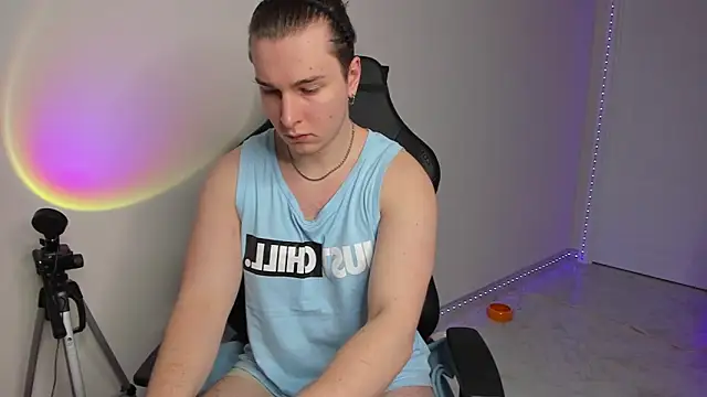 Vincent Strong online show from 02/16/25, 07:37