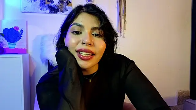 Snapshot of GigiiStone chatting on 09/29/25, 06:24 GigiiStone online show from 09/29/25, 06:24