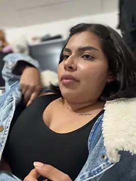 GigiiStone online show from 11/18/25, 11:26