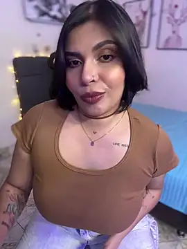 Snapshot of GigiiStone chatting on 03/01/25, 11:04 GigiiStone online show from 03/01/25, 11:04