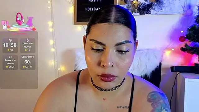 GigiiStone online show from 11/24/25, 09:26