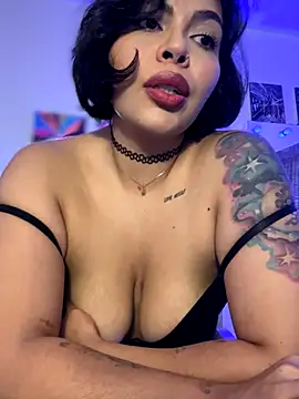 Snapshot of GigiiStone chatting on 10/12/25, 05:03 GigiiStone online show from 10/12/25, 05:03