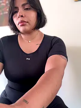 GigiiStone online show from 11/02/25, 08:58