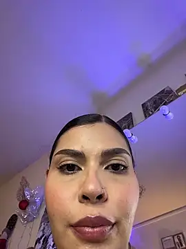 GigiiStone online show from 12/17/25, 09:53