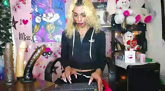 flaquita corall online show from 03/23/25, 04:05