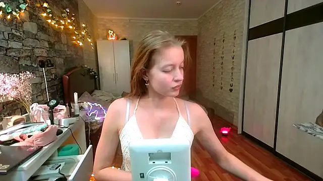 Snapshot of __Aphrodita__wow__ chatting on 02/21/26, 03:47 Aphrodita wow online show from 02/21/26, 03:47