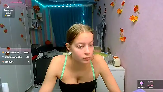   Aphrodita  wow   online show from 11/28/25, 10:04