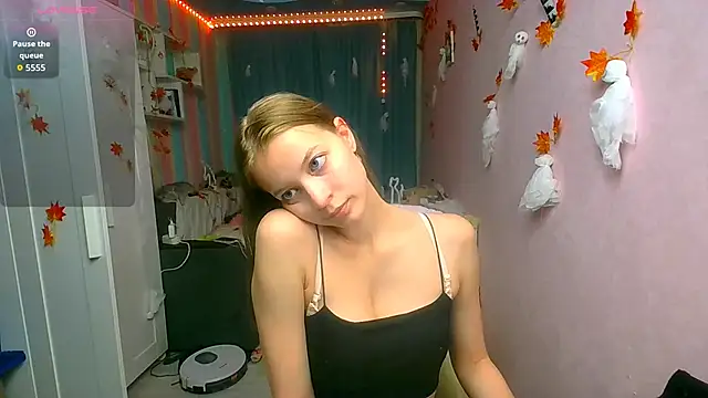   Aphrodita  wow   online show from 10/26/25, 12:38