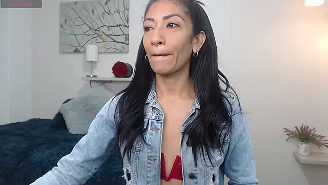 sofia perez    online show from 01/11/26, 08:05